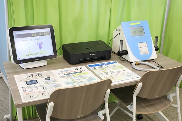 ストレスチェック・メンタル不調チェック機器写真